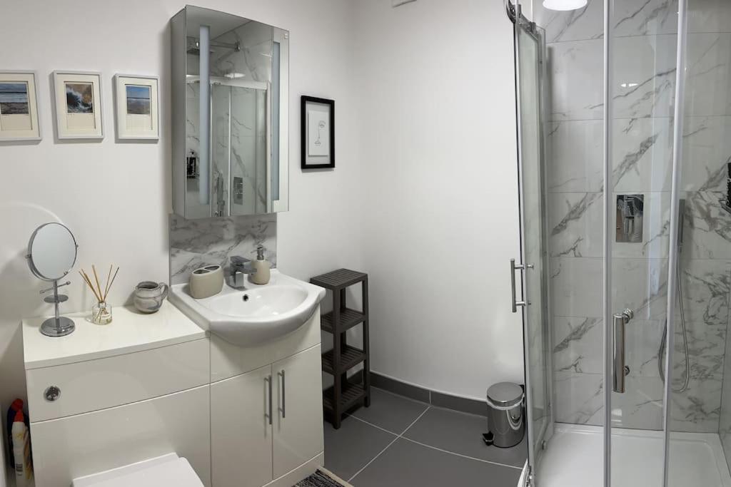 No5 At 53 - 2 Bed Apartment In Leek, Staffs Peak District Екстериор снимка